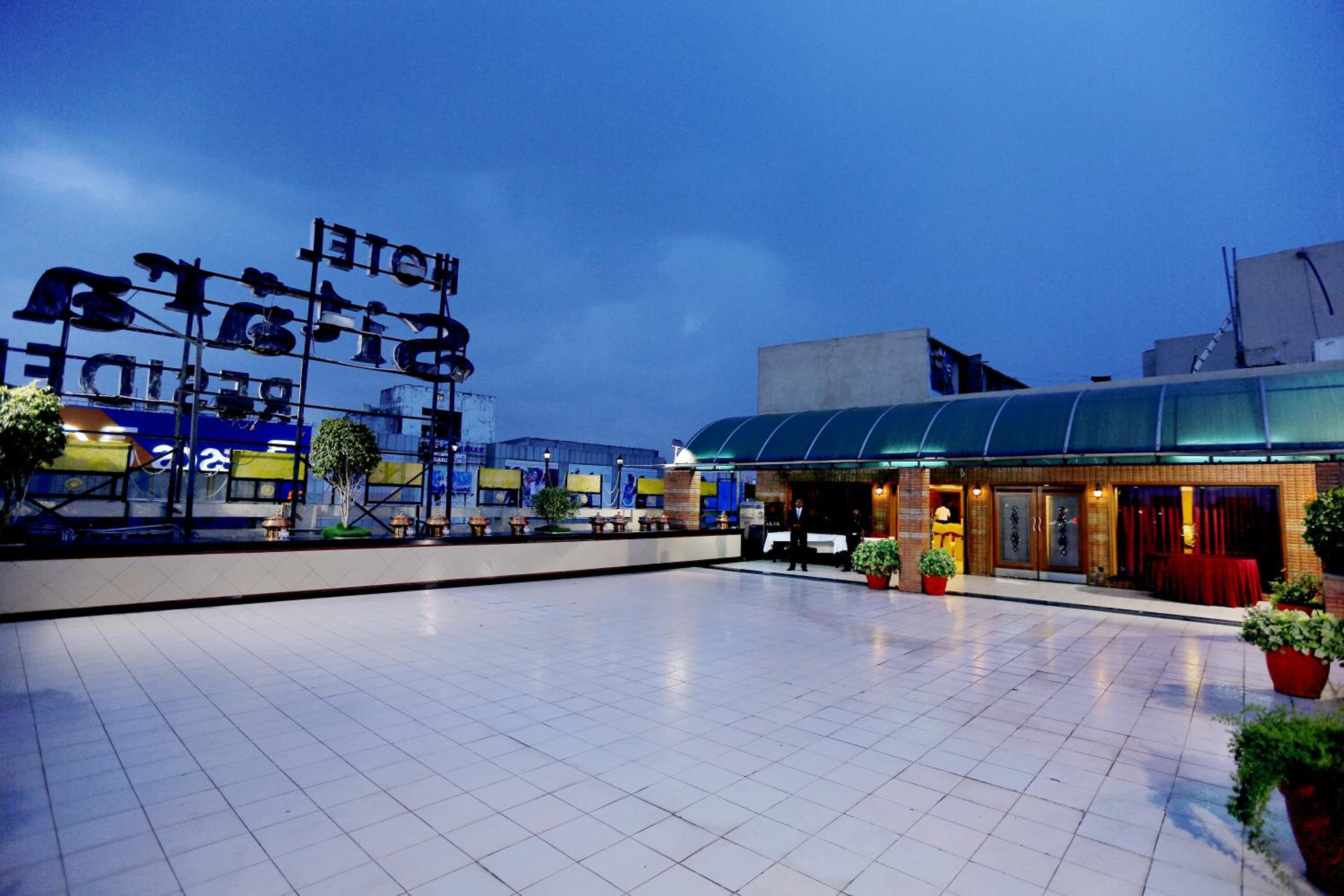 Oyo 1114 Hotel Sitara Paradise 22/26