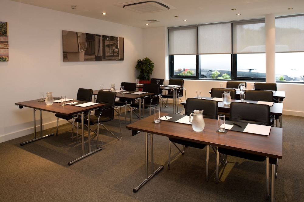 Pembroke Kilkenny Hotel 32/42