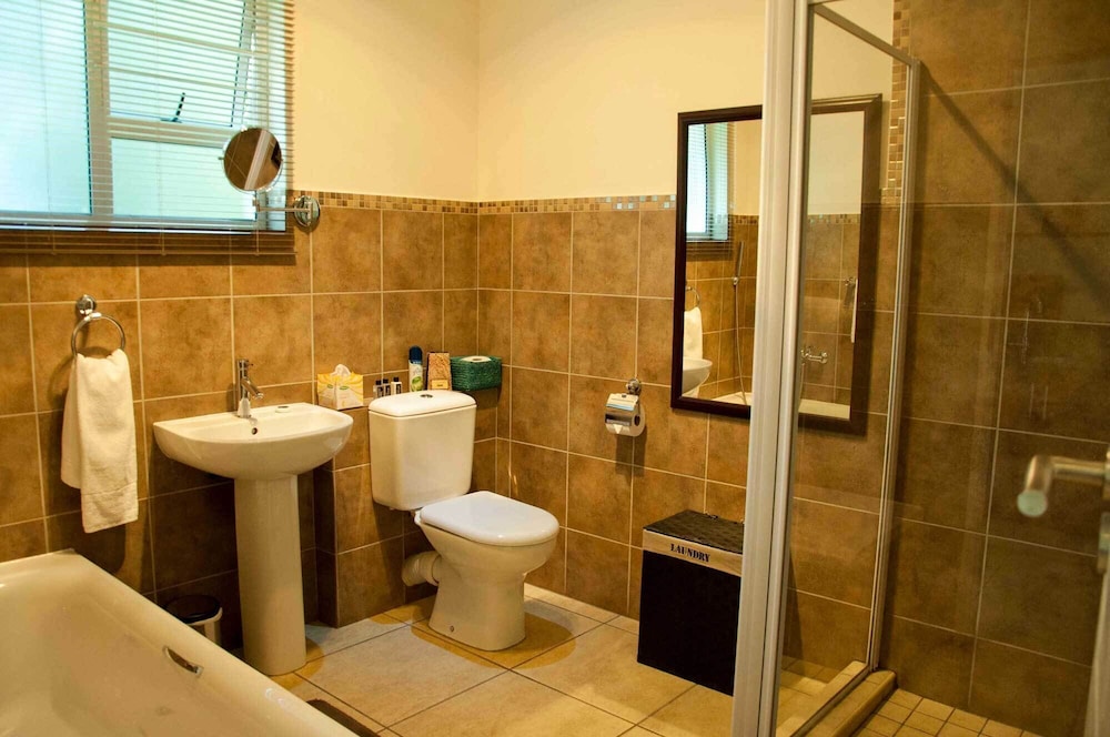 Amohela Guesthouse 28/38