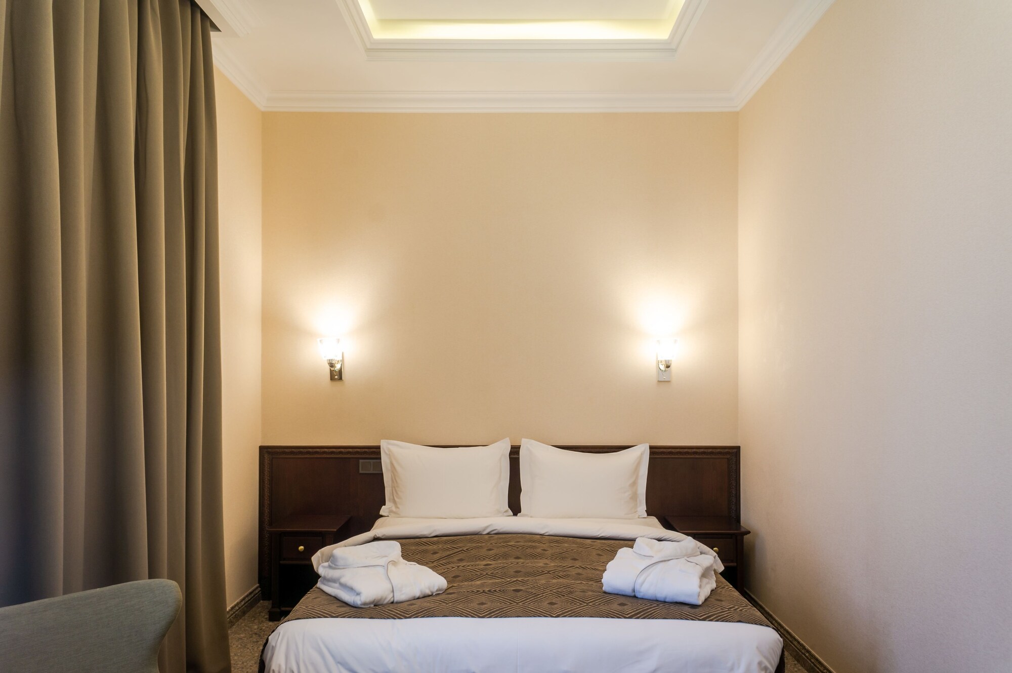 SUPERIOR, DOUBLE BED