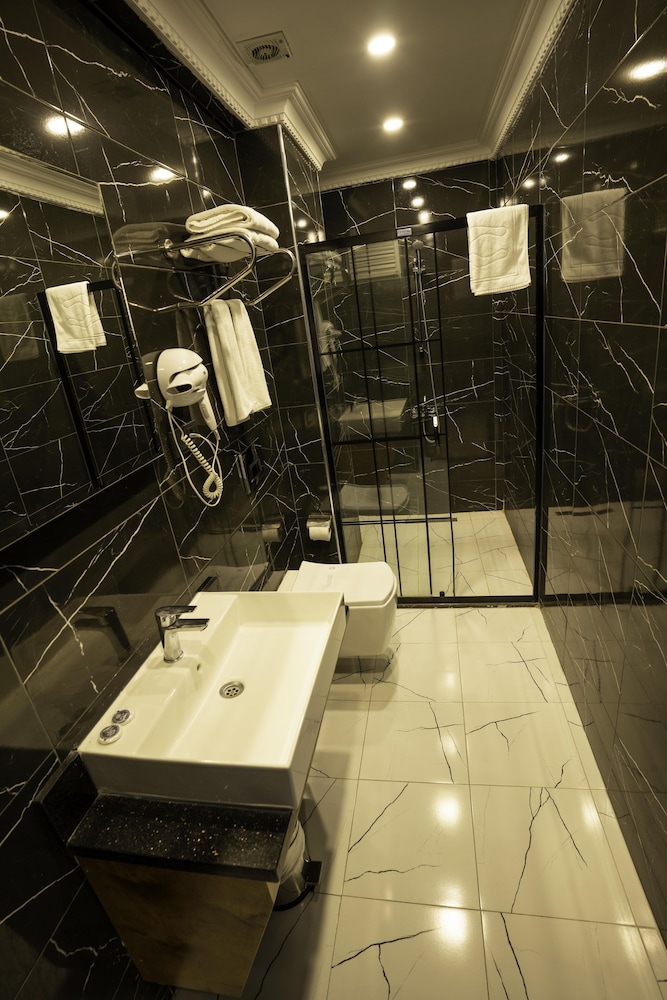 Express Plus Hotel 29/30