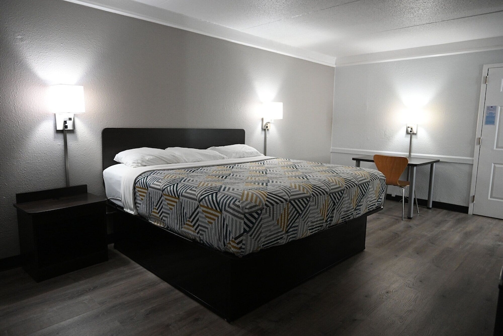 Motel6 Hazelwood, MO 28/46