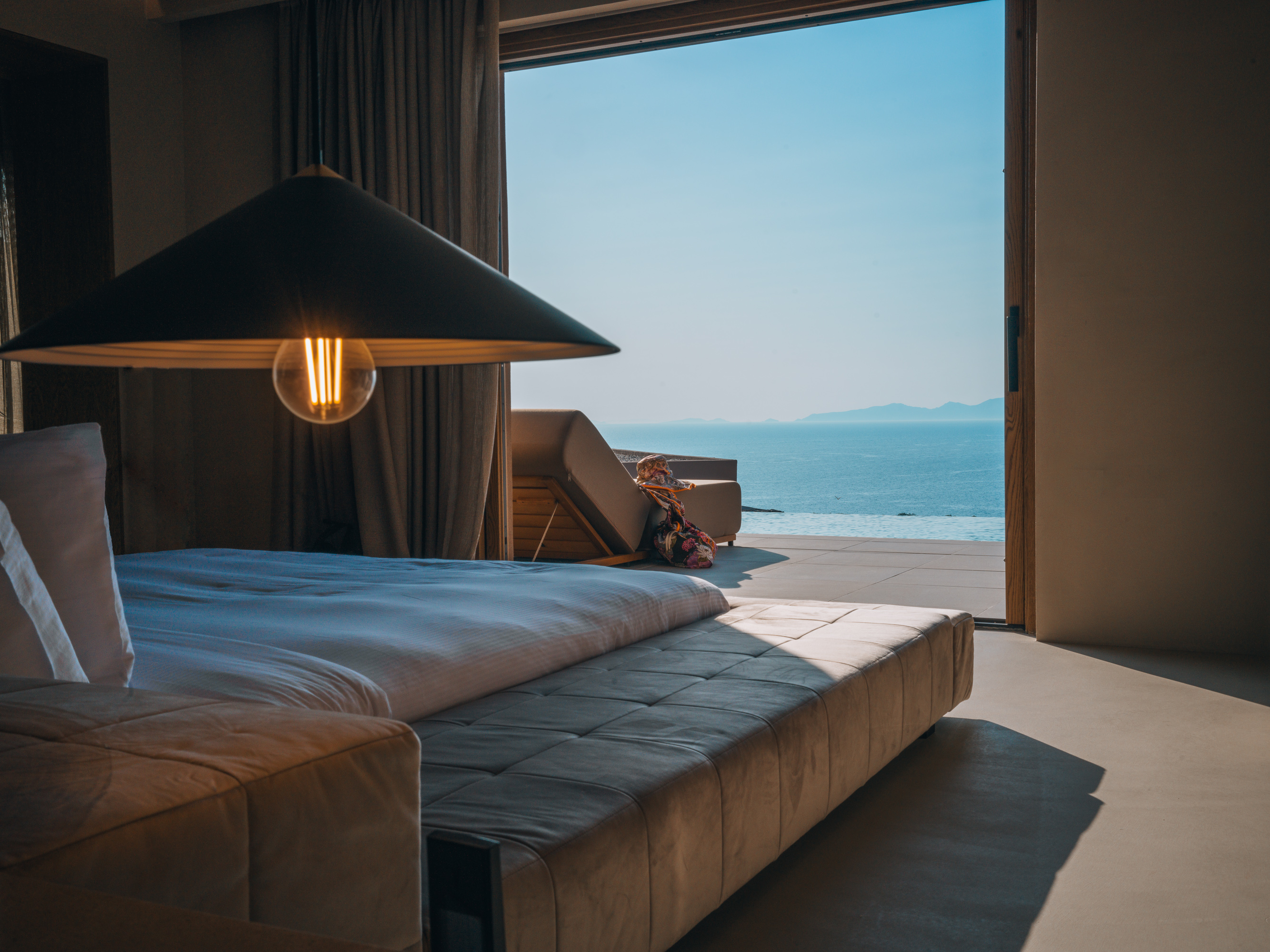 OASIS, SUITE, PRIVATE INFINITY POOL