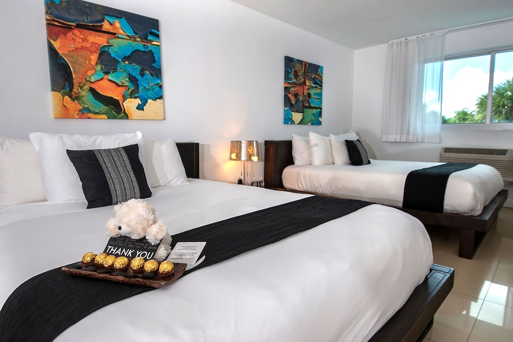 Beach Haus Bal Harbour 11/76