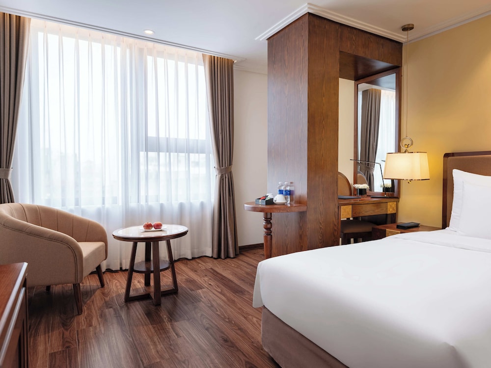 EXECUTIVE, TWIN BEDS