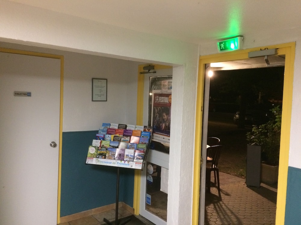 Aix Hotel 33/50