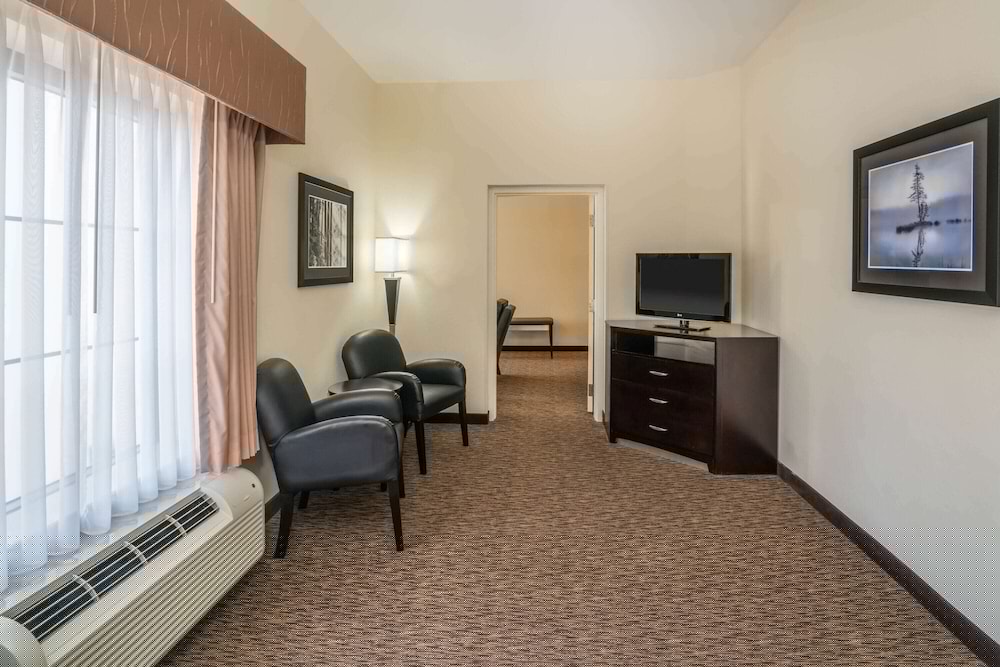 La Quinta Inn Suites By Wyndham Memphis Wolfchase 38/63