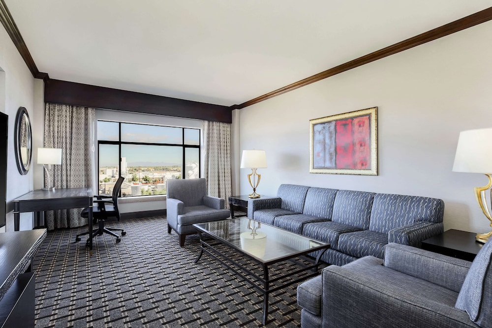 Hilton Phoenix Chandler 34/82