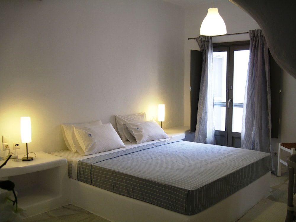 DELUXE, STUDIO, SEA VIEW