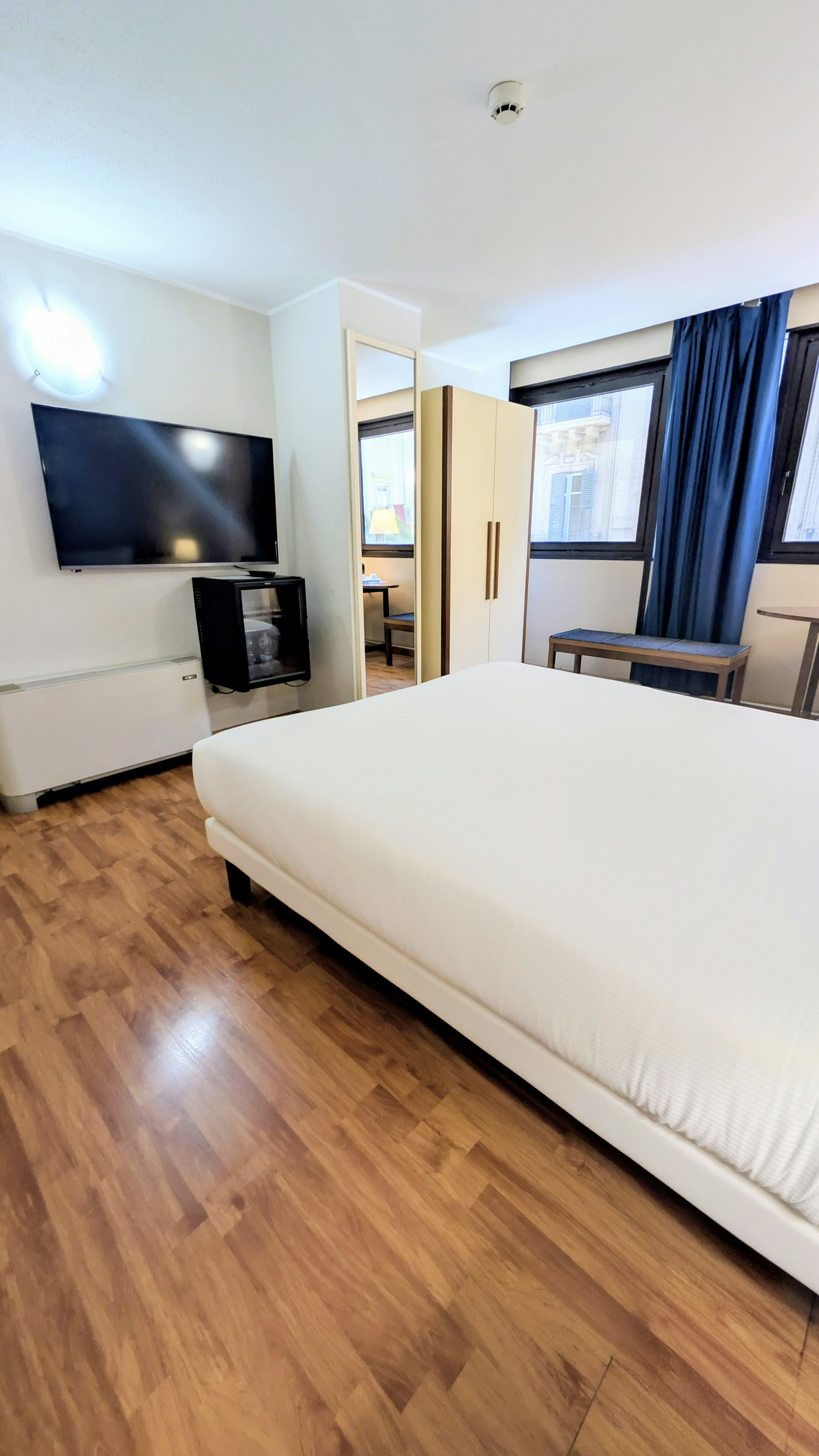 Cristal Hotel Palermo 6/23