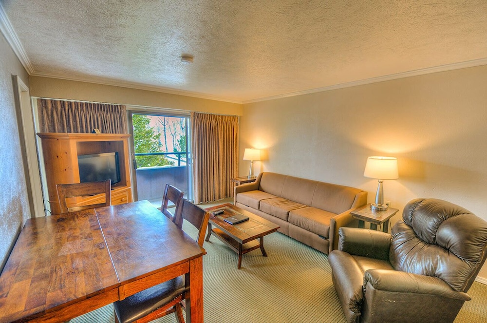 Fairmont Hot Springs Resort 28/54
