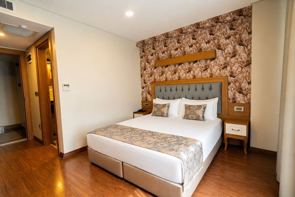Eliza Hotel 13/50
