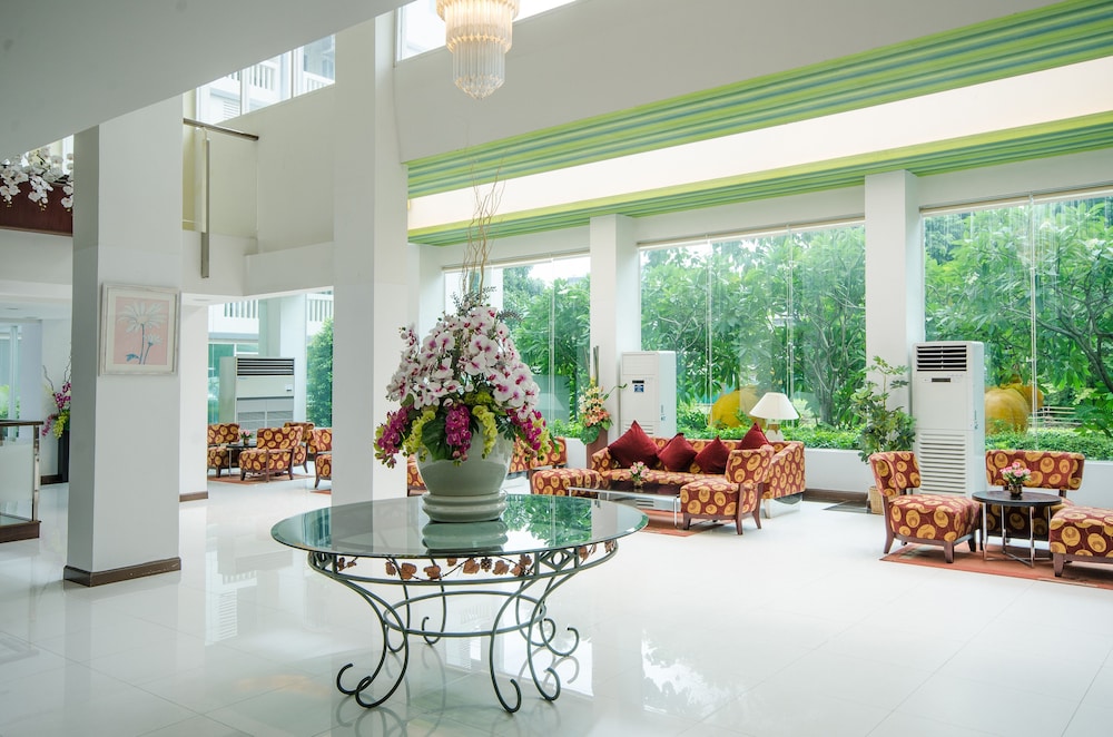 Sunday Platinum Suites 32/50