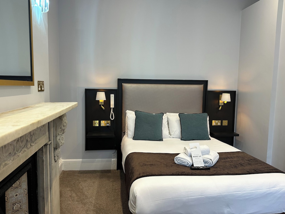 DELUXE, DOUBLE BED