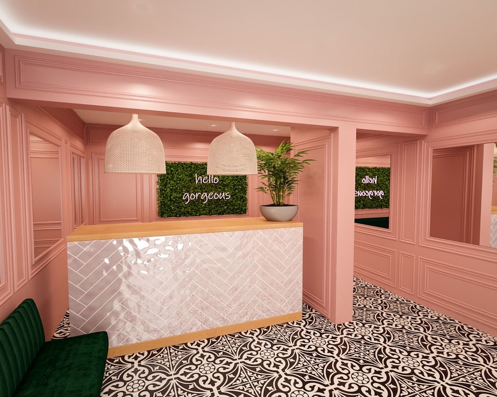 Anjeliq Downtown Hotel 10/70