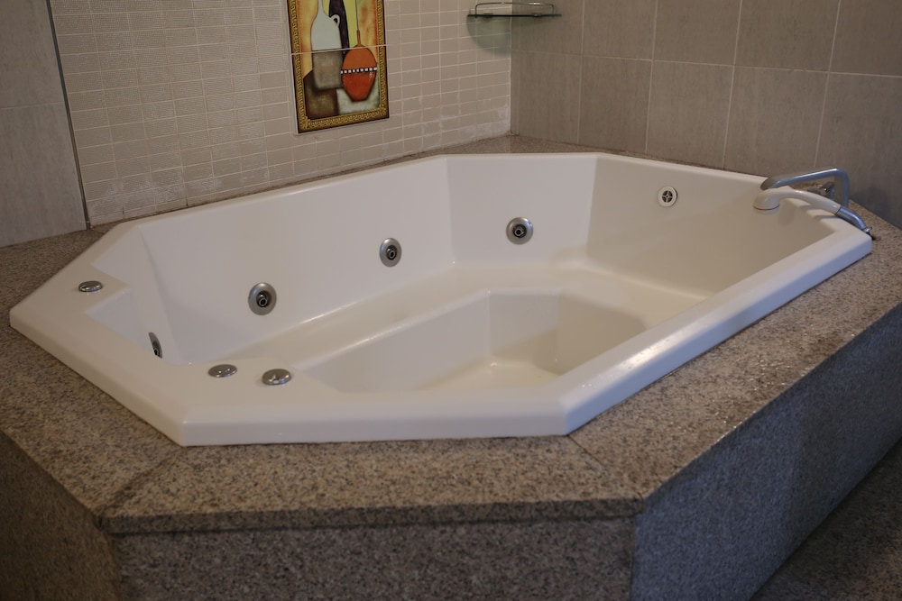 R.I Spa Hotel 33/40