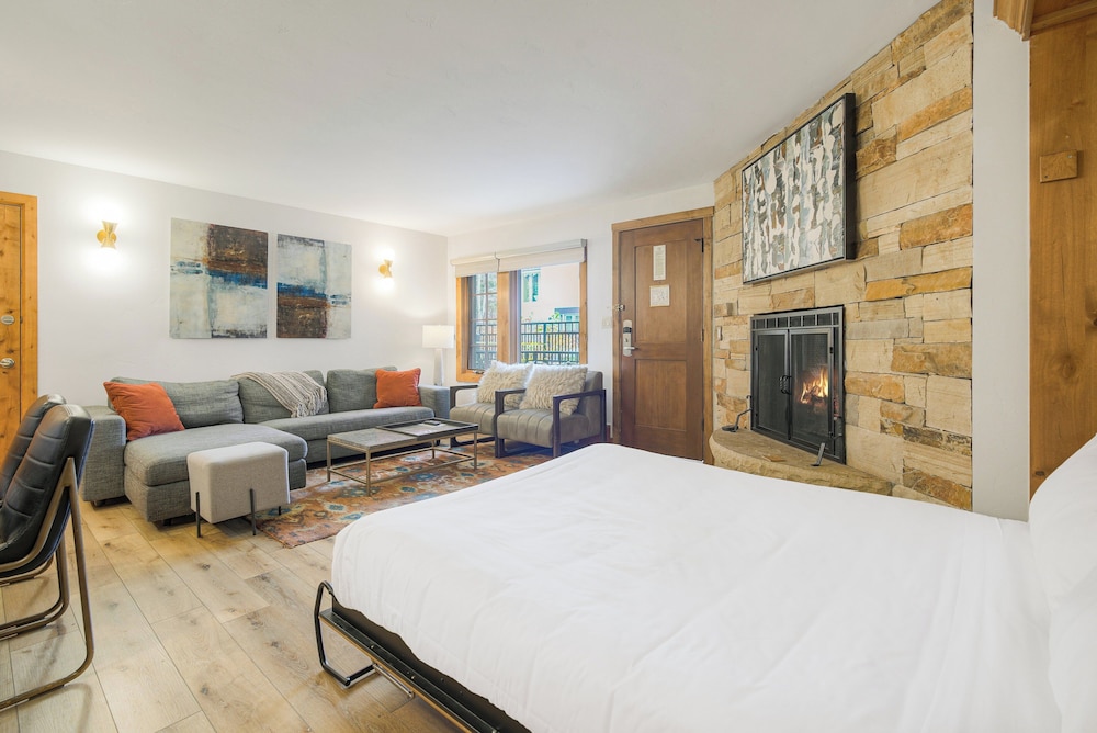 Lodge, Studio, Queen Murphy Bed, Murphy Bed