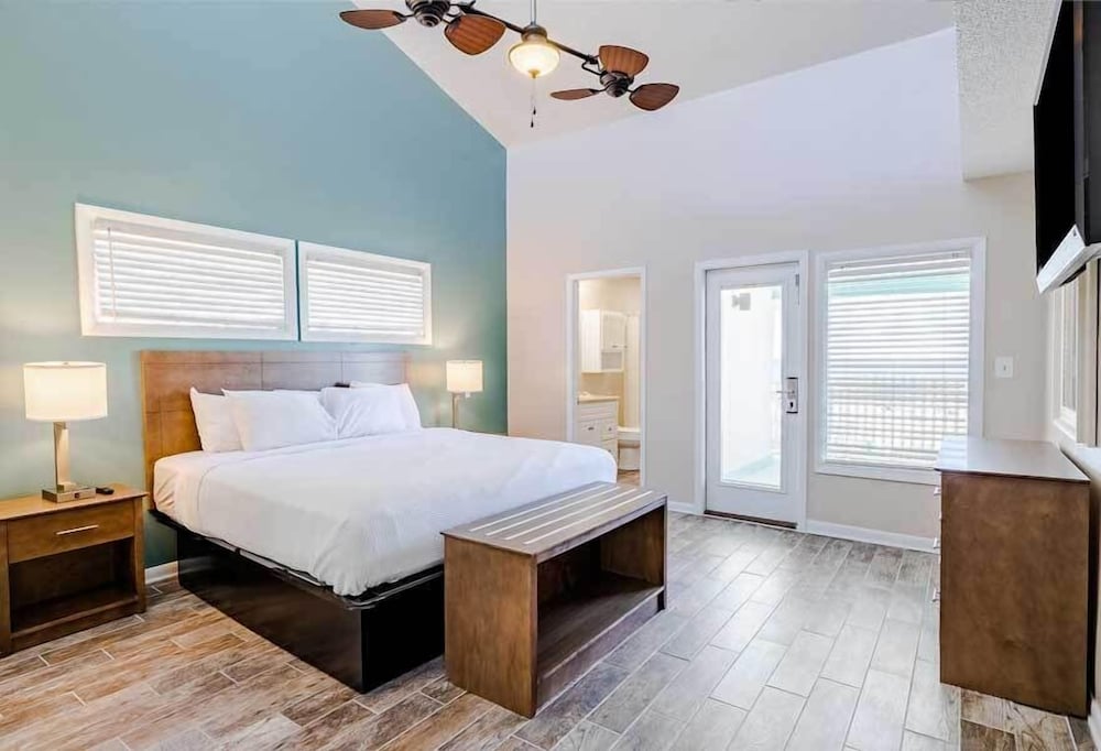 2 Bedrooms, Beach House, 2 Double Beds, King Bed, Bunk Bed, Sofa