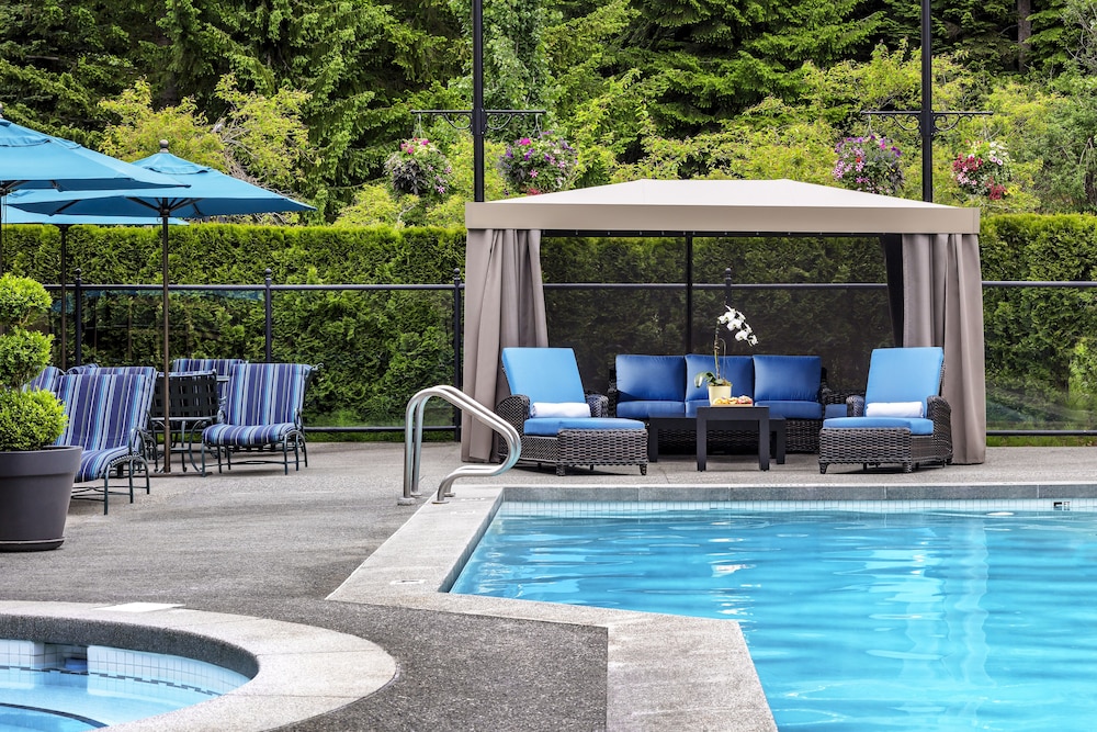 Fairmont Chateau Whistler Gold Experience 45/48