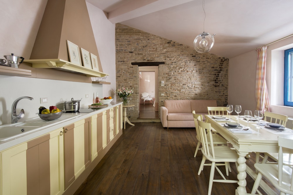 Urbino Resort 59/75