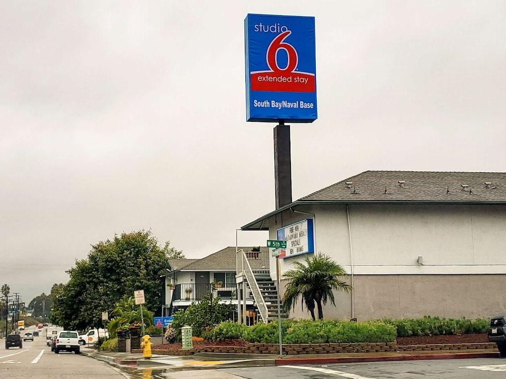Studio6 National City, CA - Naval Base San Diego 50/56