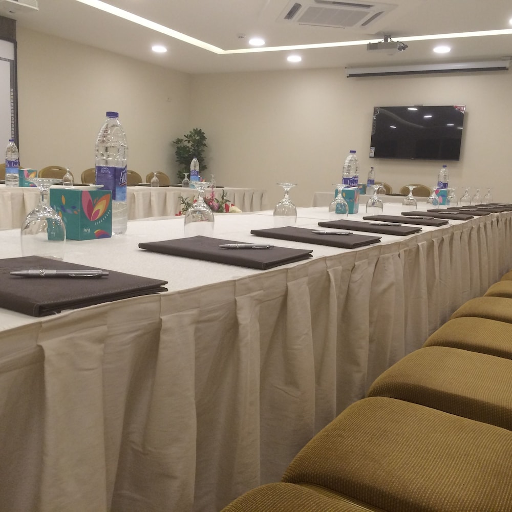 CITY ROSE HOTEL SUITES 62/67
