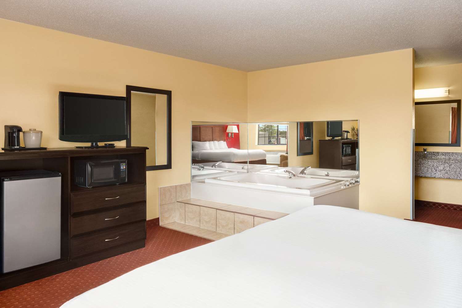 Baymont By Wyndham Cedar Rapids 13/45