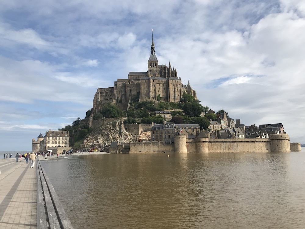 MERCURE ROUEN VAL DE REUIL 42/50