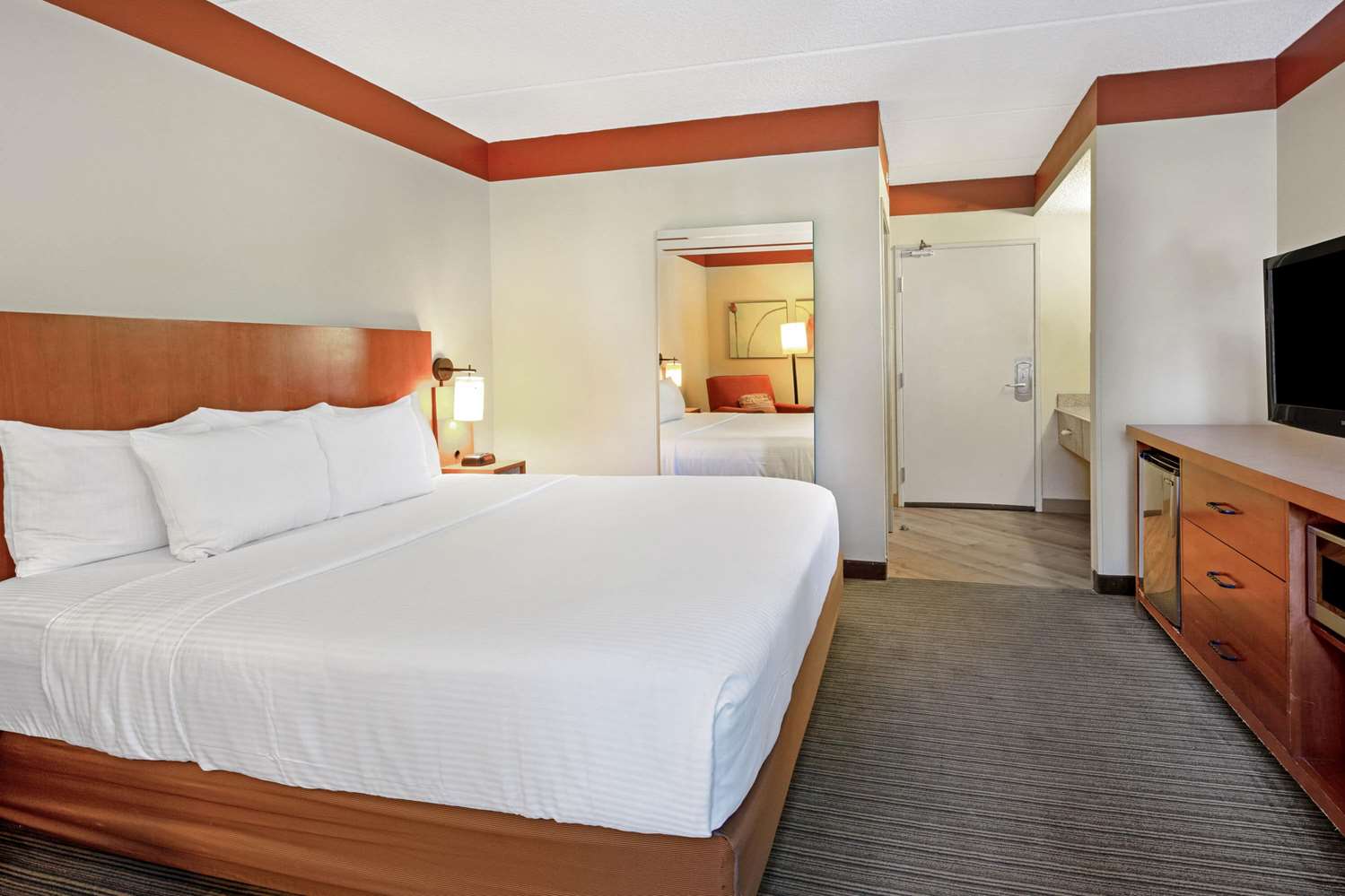 La Quinta Inn and Suites by Wyndham Miami Cutler Bay 13/45