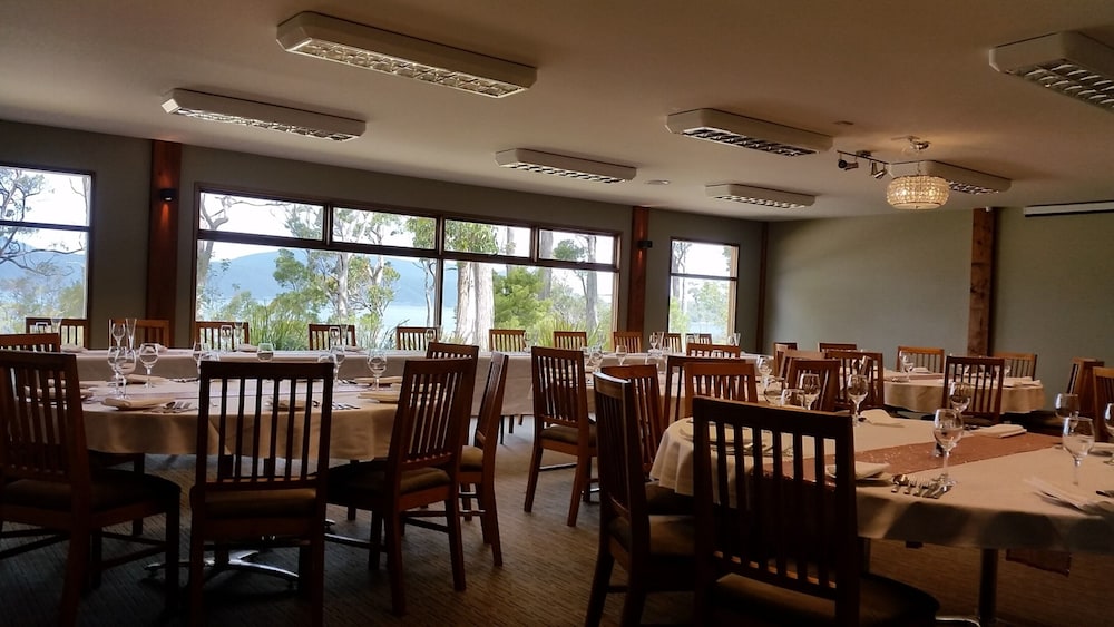 Stewarts Bay Lodge 53/65