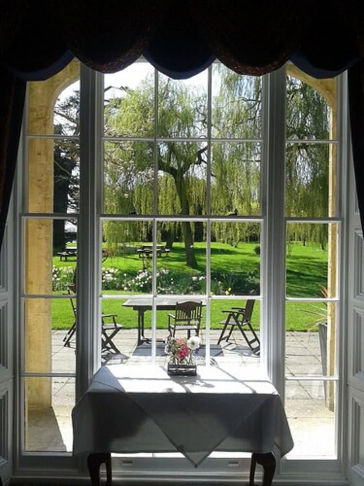 Chiseldon House Hotel 44/50