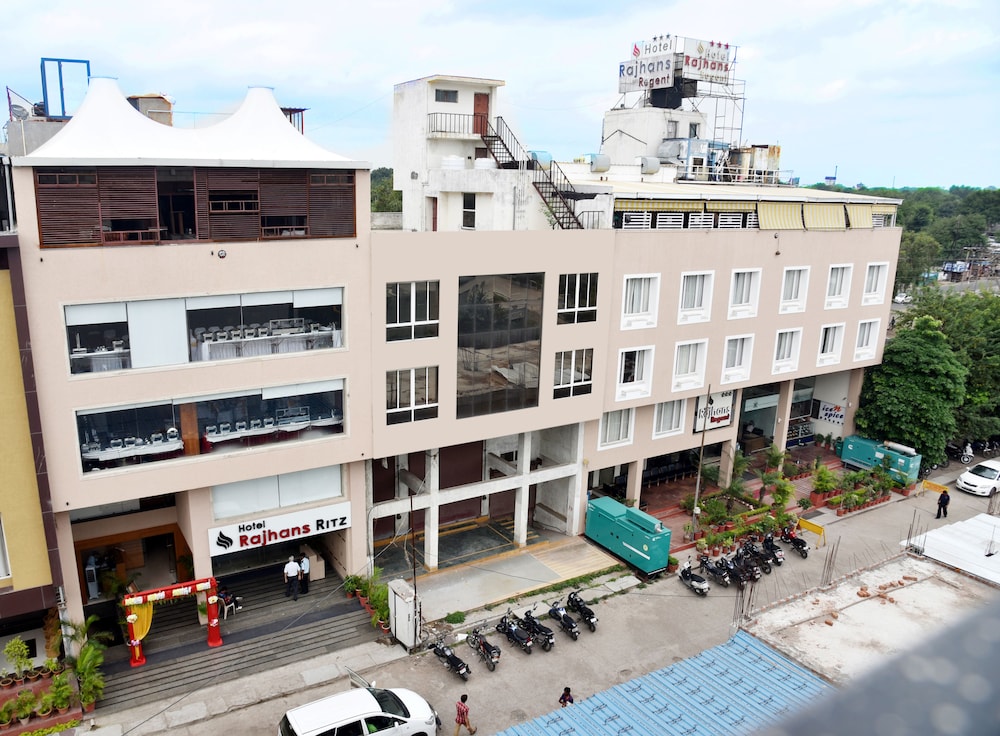 Hotel Rajhans Regent 3/48