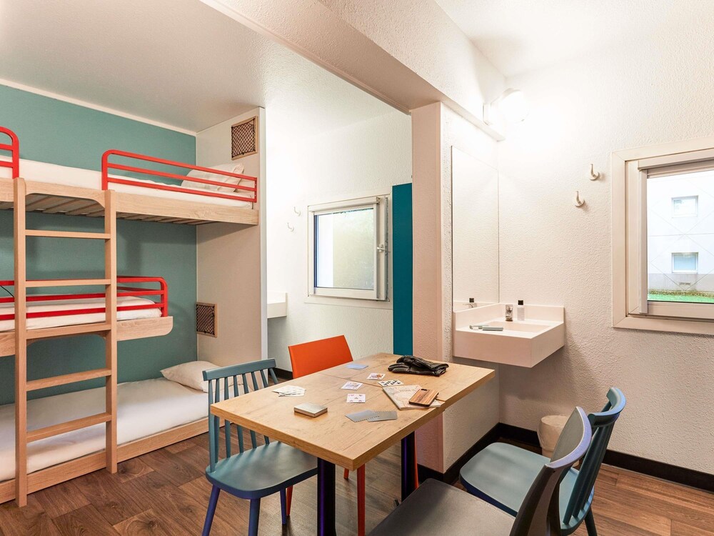 Hotelf1 Clermont Ferrand Est 34/47