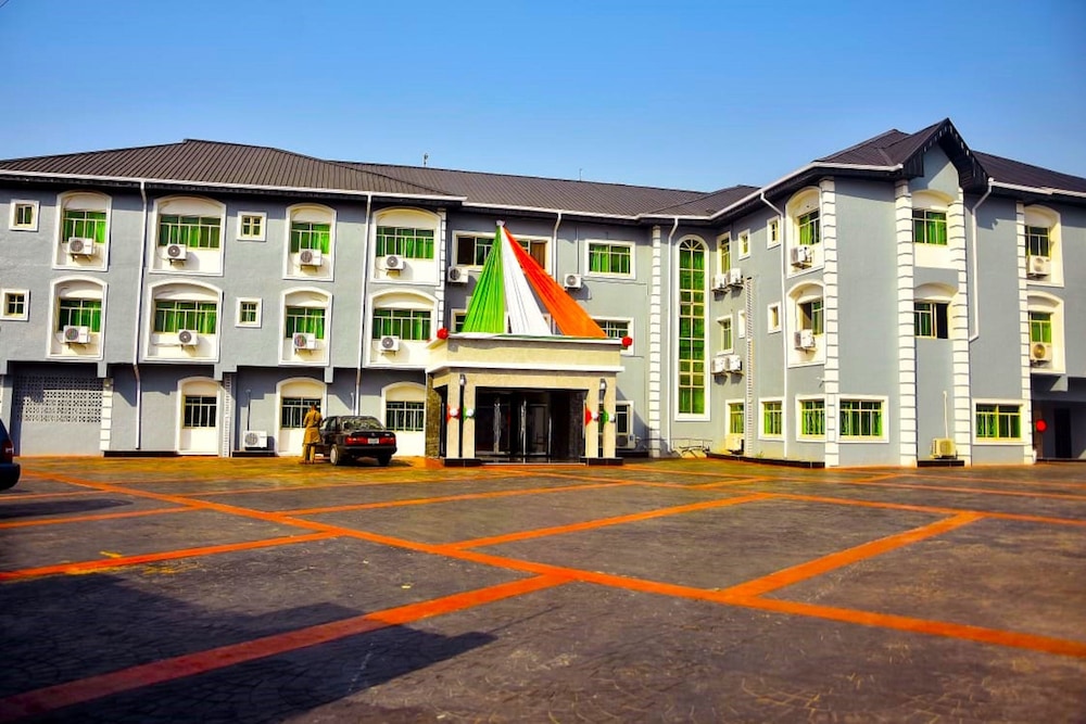 Entry Point Hotel 39/49