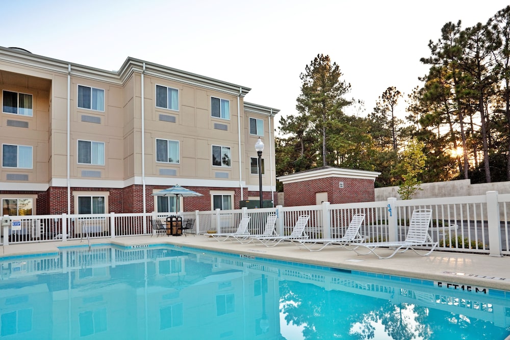 Holiday Inn Express Hotel And Suites Southern Pines Pinehurst Area 3/41