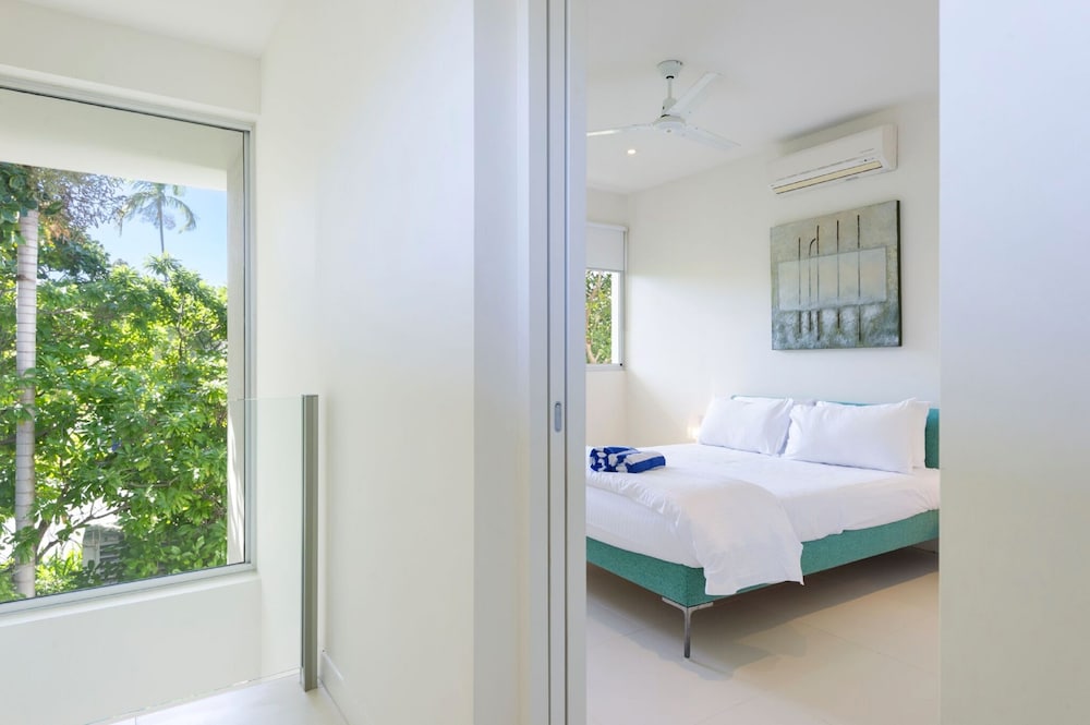 Pool Port Douglas 13/50