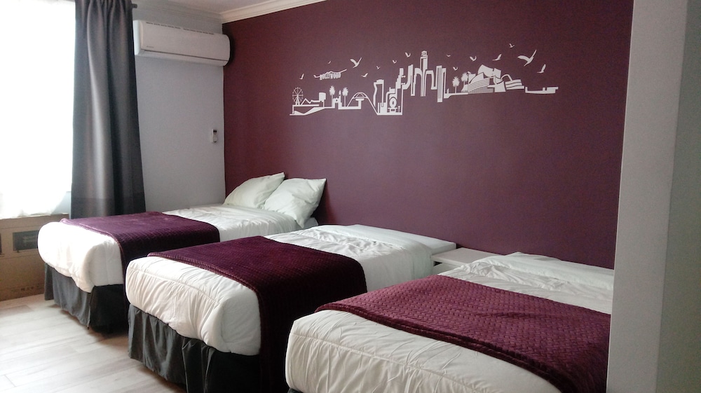 Hometel Suites 44/72