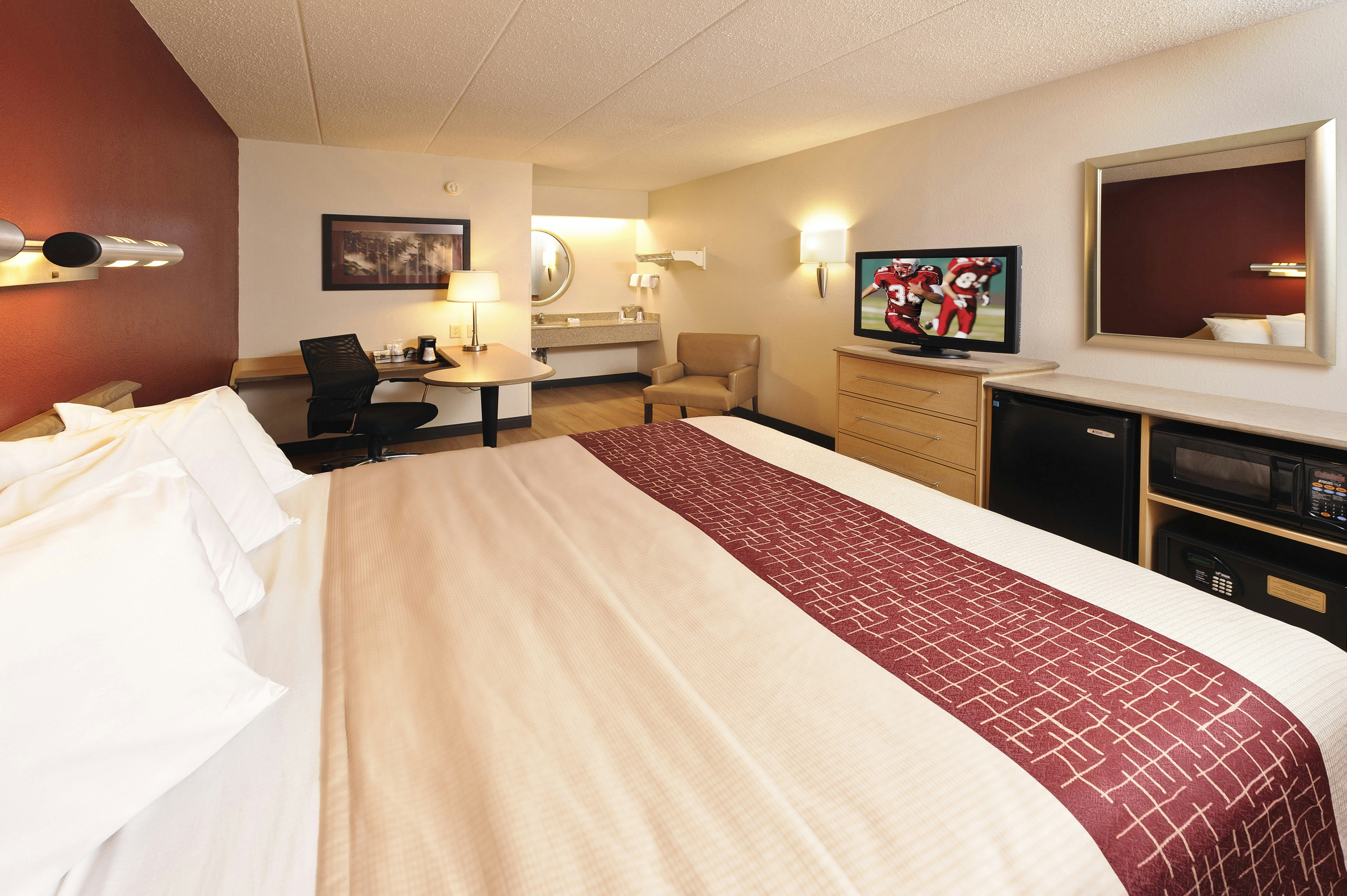 غرفة سوبيريور بسرير كينج، Red Roof Inn Detroit - Warren 3/5