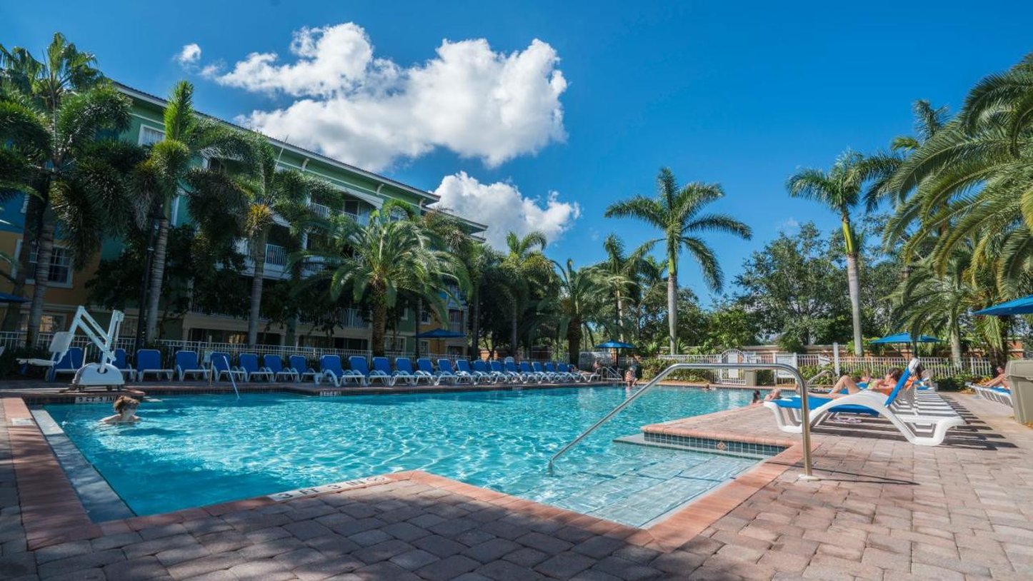 Mizner Place At Weston Town Center 65/69