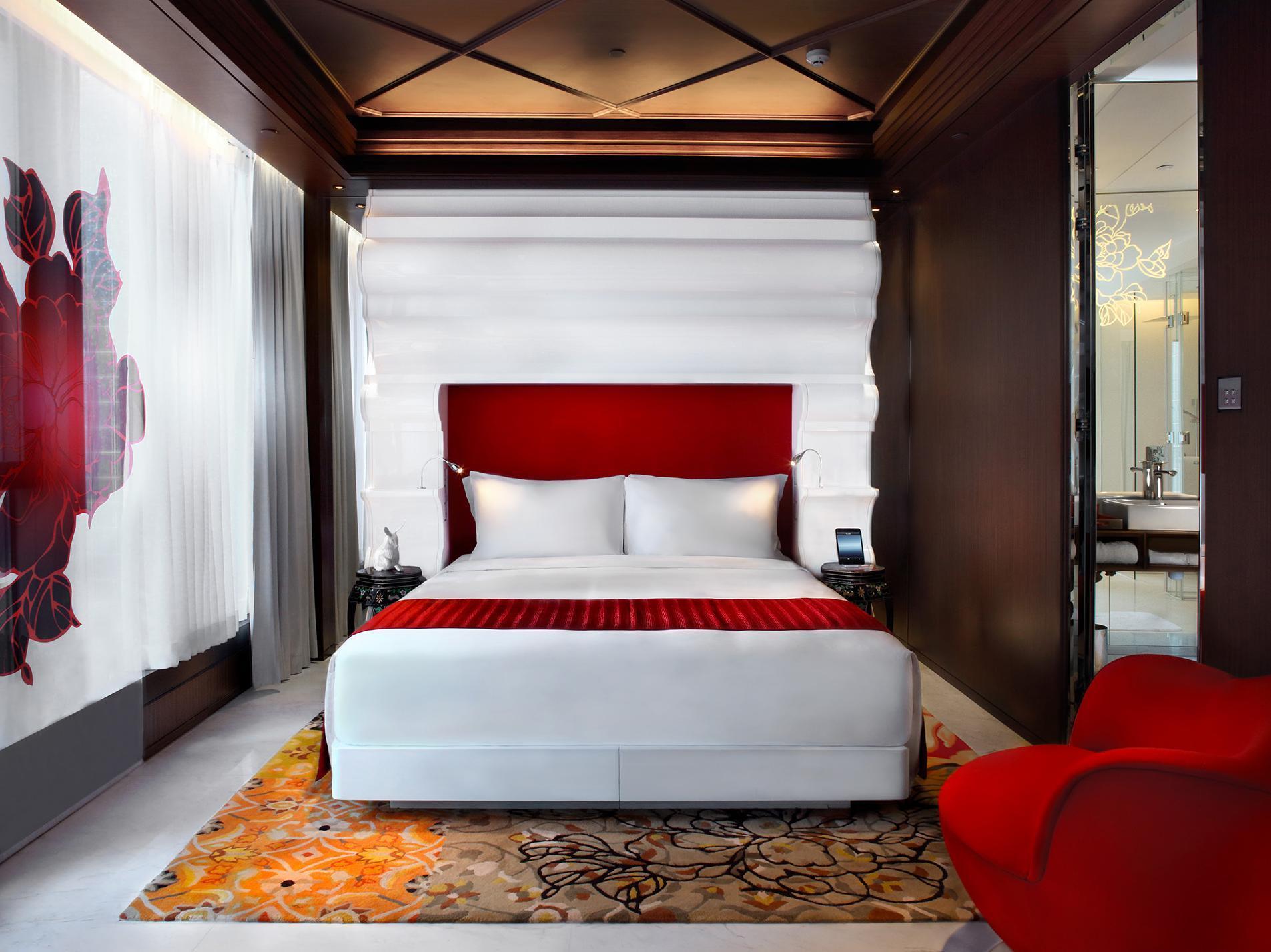 Mira Full Moon, King Bed, Partial Harbour View