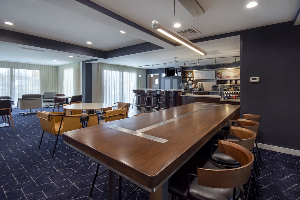 Courtyard by Marriott Cincinnati Airport 44/46