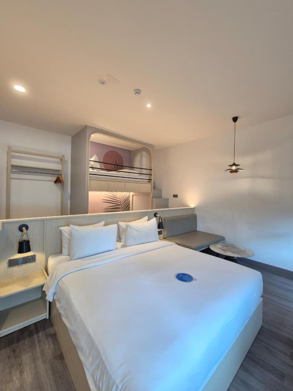 جناح، True Blue Menteng 3/10
