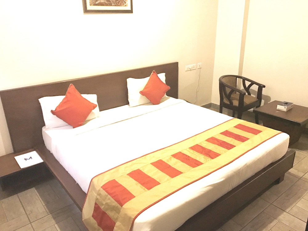 Elite Suites Mint Gomti Nagar 13/50