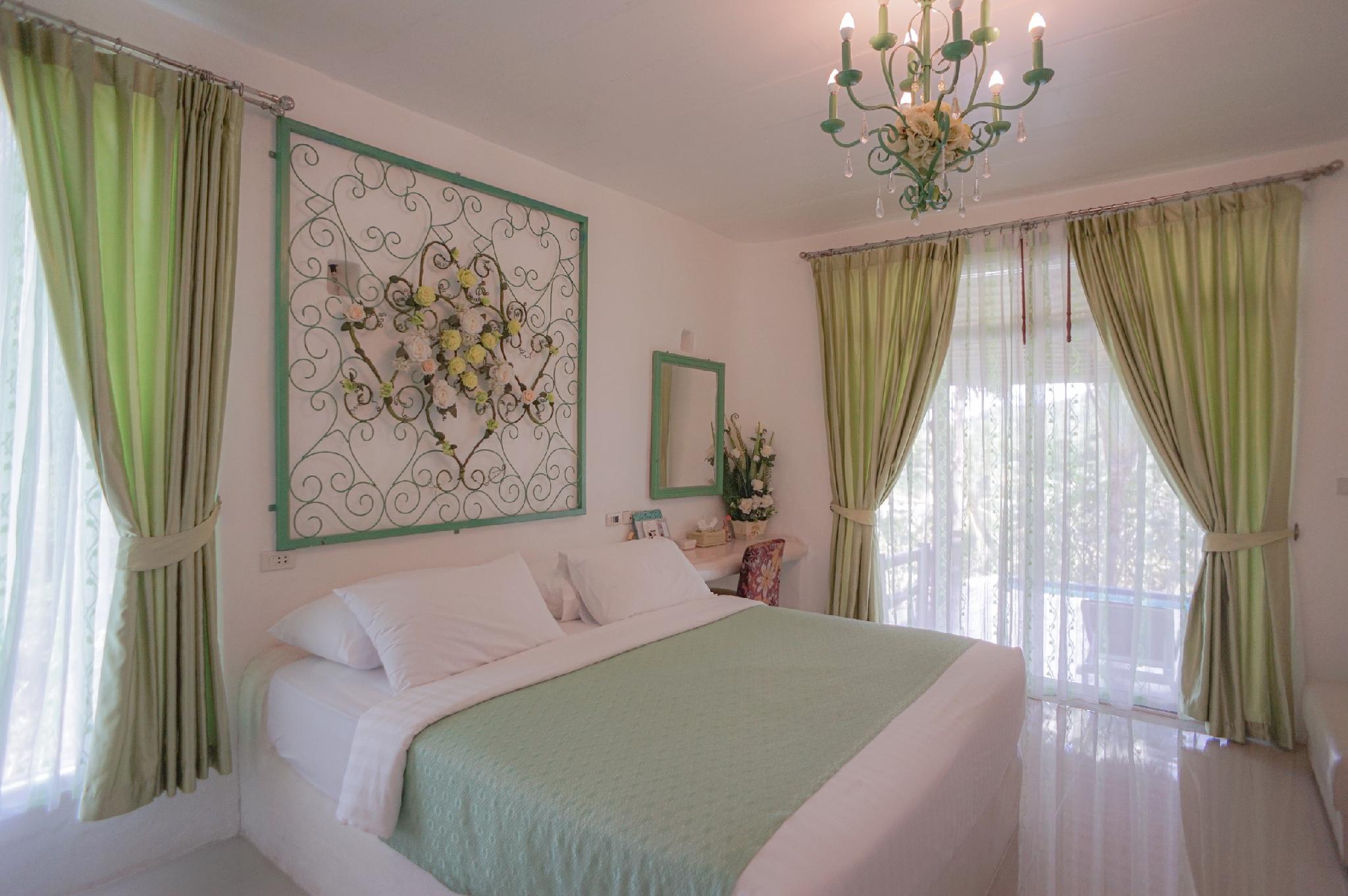 2 Bedrooms, Pool, Villa