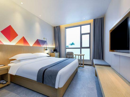 Smart, Queen Bed
