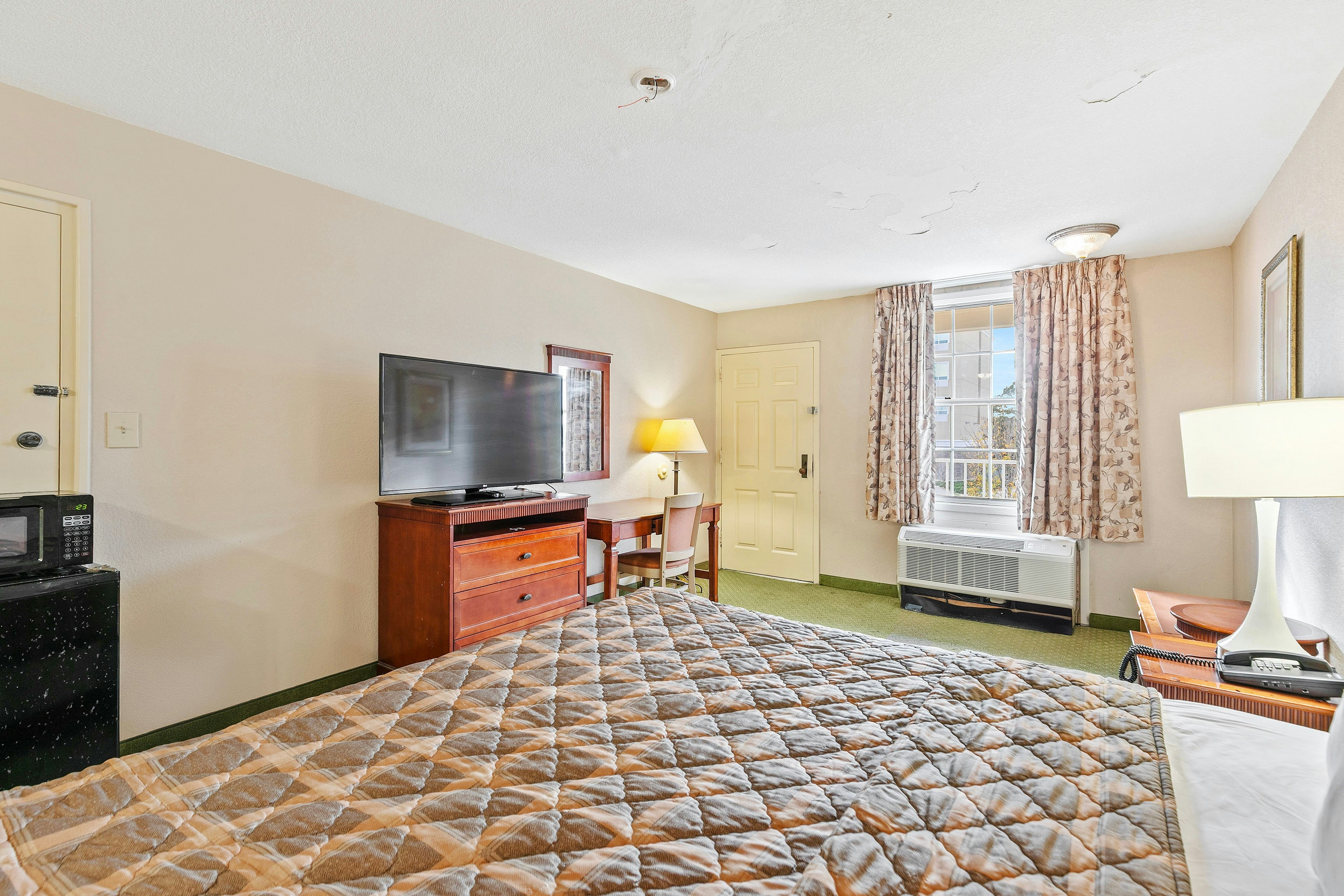 Moonlight Inn Hotel O Hattiesburg, MS 33/54