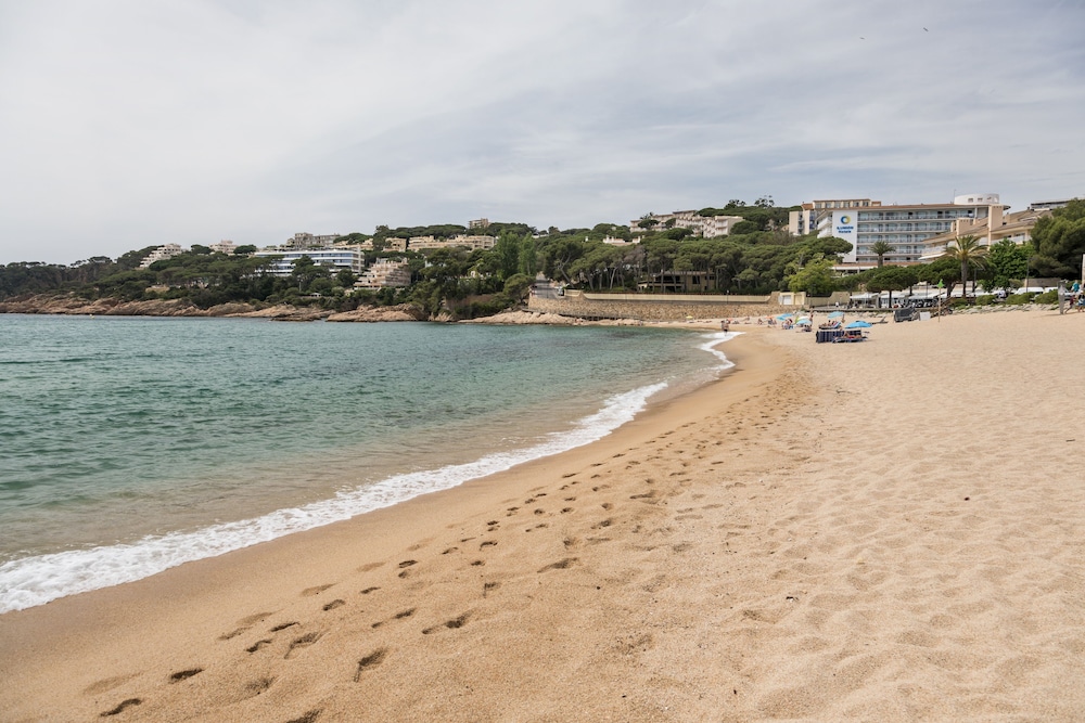 Ilunion Caleta Park 58/65