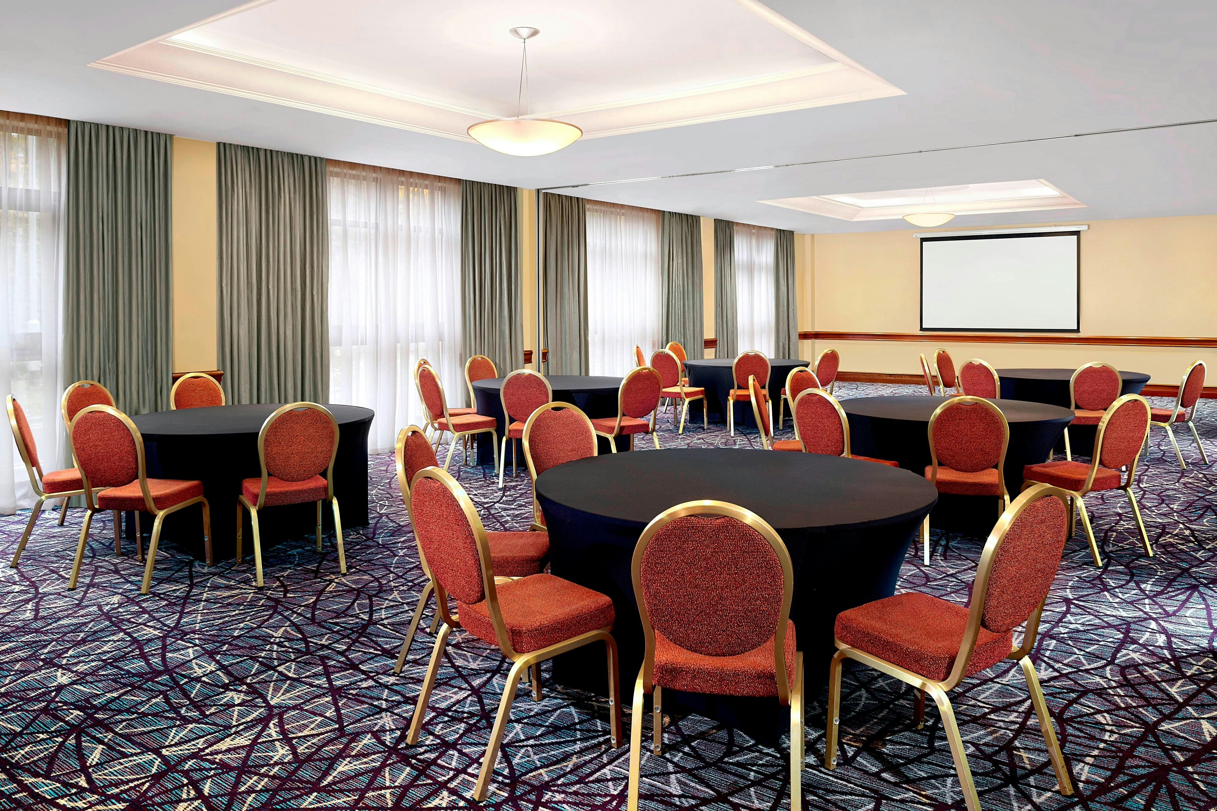 Sheraton Skyline Hotel London Heathrow 56/64