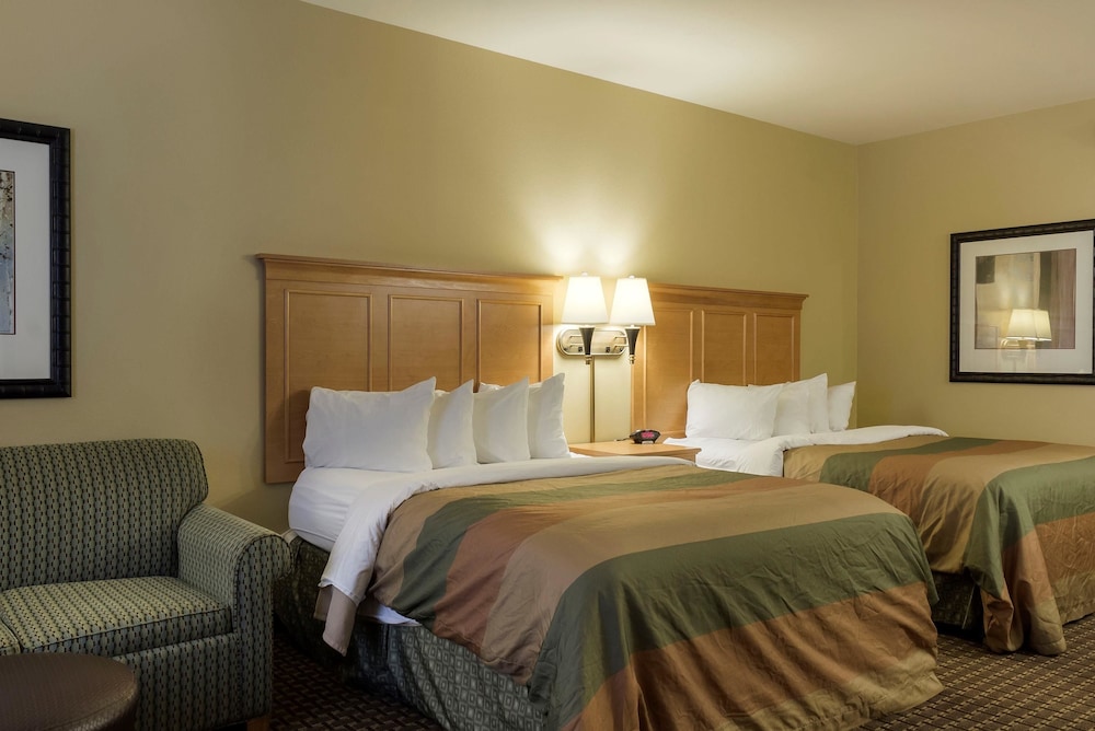 MainStay Suites Williston ND 21/58