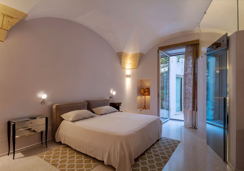 Dimora Storica Muratore Luxury Rooms 10/47